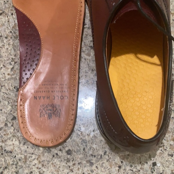 Size 9 Men’s Cole Haan Kneeland Brogue Captoe Oxfords